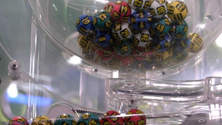 loto-6-49-de-joi-20-noiembrie-report-de-peste-7-milioane-de-euro-la-joker-1024874